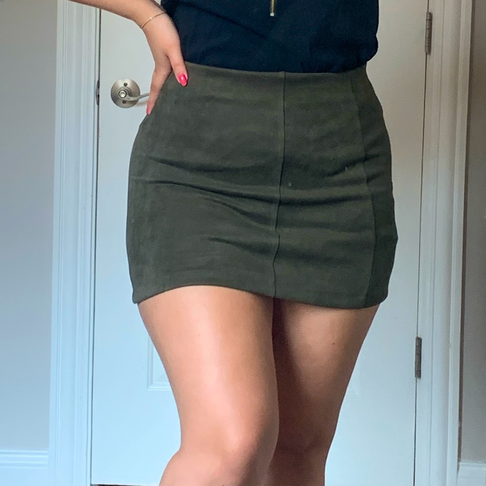 Fashion nova green velvety skirt